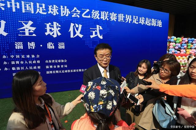 英超-萨拉赫造4球迪亚斯双响 利物浦6-3热刺